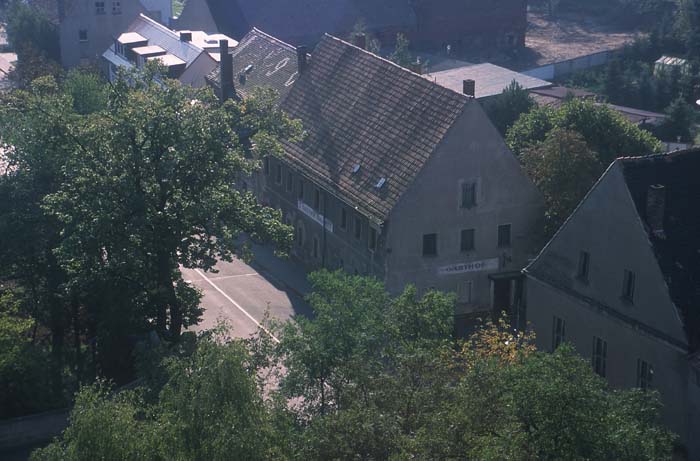 Thallwitz - Blick zum Gasthof (vor der Sanierung)