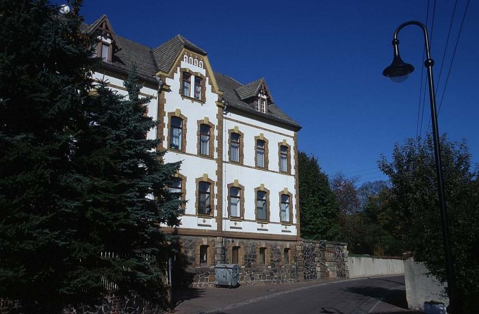 Gemeindehaus mit Zahnarztpraxis