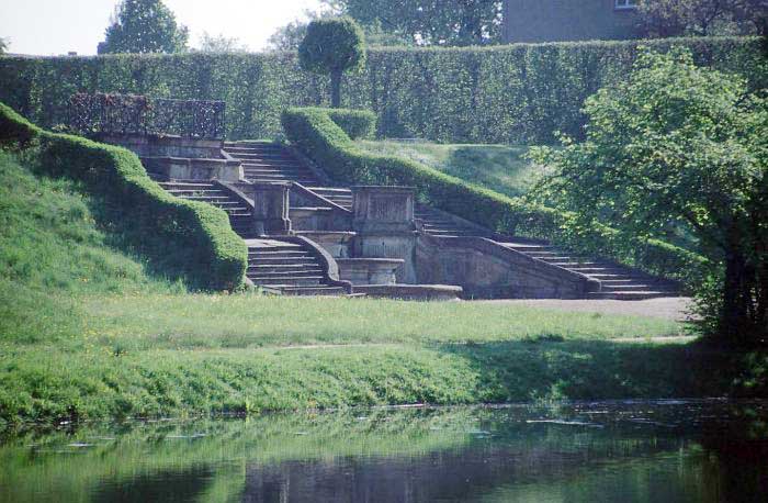 Treppe zum Park